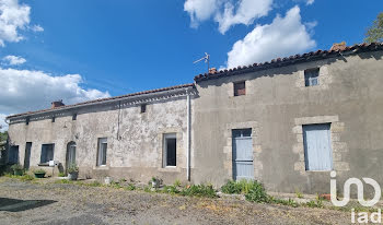 maison à Saint-Pierre-des-Echaubrognes (79)