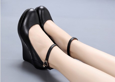 Title 4, Womens black genuine leather work shoes, fashi...