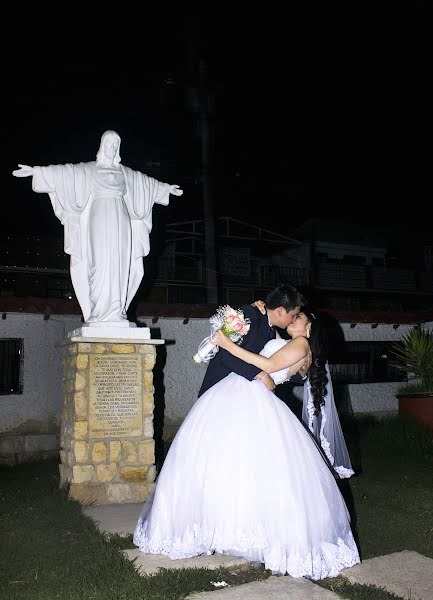 Fotógrafo de casamento Liliana Tovar (okre). Foto de 16 de janeiro 2020