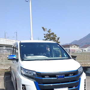 ノア ZRR85W