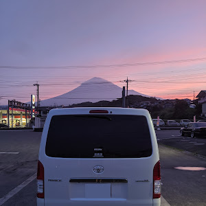 ハイエースバン TRH200V