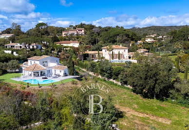 House with pool and terrace 8