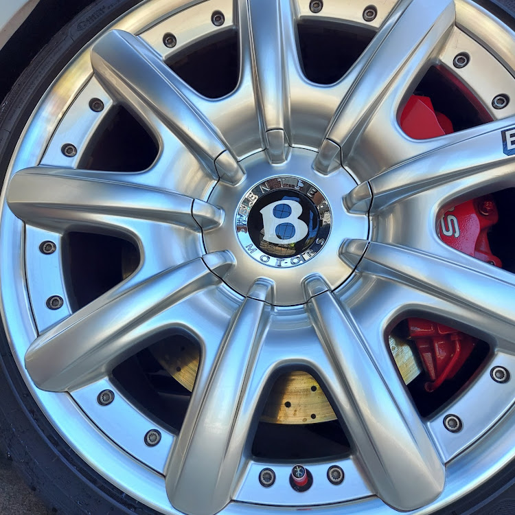 TT クーペのデモカーエントリー・低そうで低くない少し低い車・discover＿ct・いいねとコメント感謝してます・給油に関するカスタム事例の投稿画像3枚目