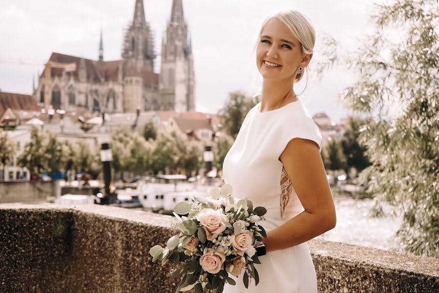 Wedding photographer Bettina Podlich-Huber (bettinalovestory). Photo of 13 December 2022