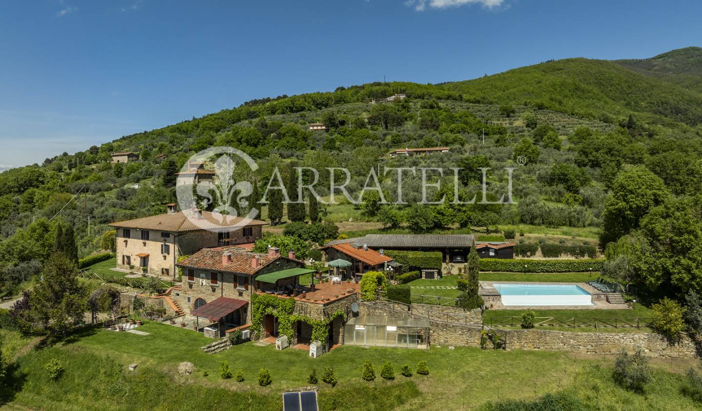 Property with pool and garden Reggello