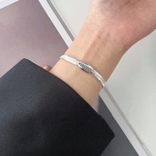 Title 4, Simple Snake Bones Chain Bracelet for Women wit...