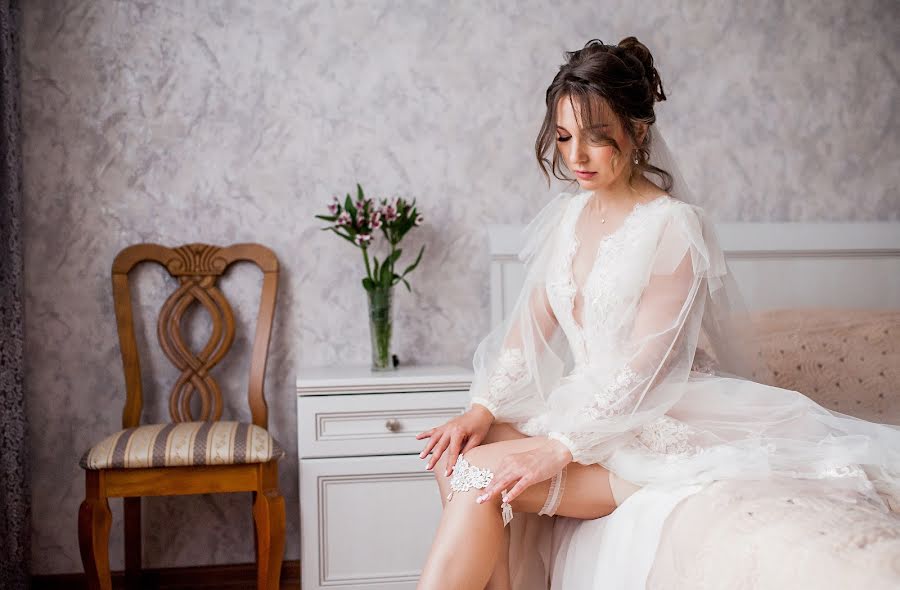 Wedding photographer Olga Kharskaya (bezga767). Photo of 18 September 2020