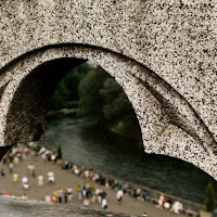 In mezzo scorre il fiume di 