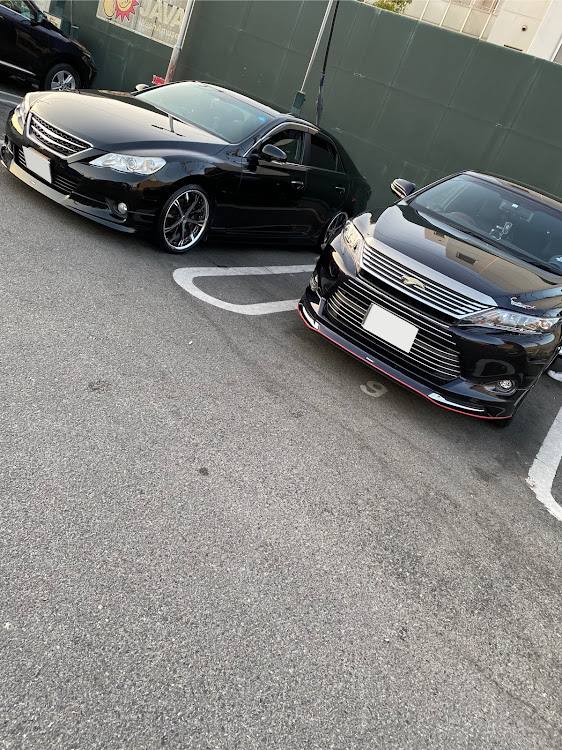 マークXのマークX 130系・ハリアー・洗車・ワックスがけ・見違えるほどピカピカにに関するカスタム事例の投稿画像2枚目