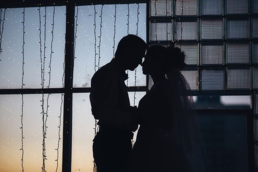 Fotógrafo de bodas Elena Volkova (mishlena). Foto del 3 de marzo 2016