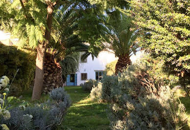 Hôtel particulier avec jardin 1