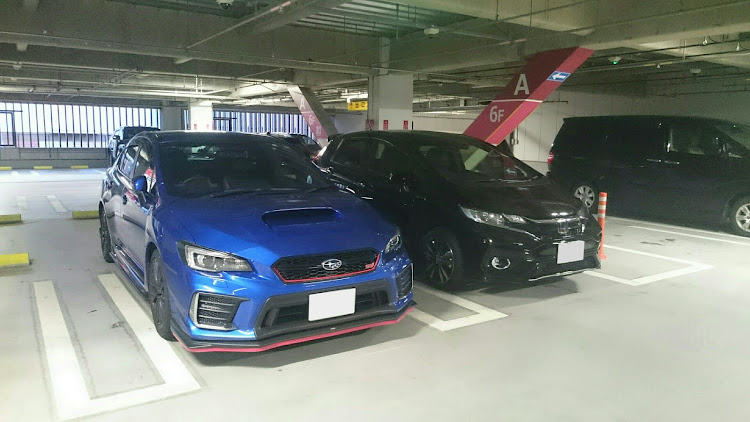 WRX STIのフィット3・コラボ？に関するカスタム事例の投稿画像1枚目