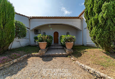 Maison avec piscine et terrasse 3