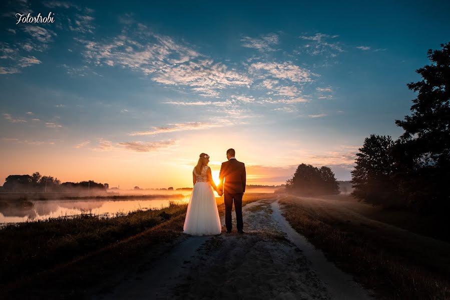 Fotógrafo de casamento Adam Abramowicz (fotostrobi). Foto de 17 de junho 2018