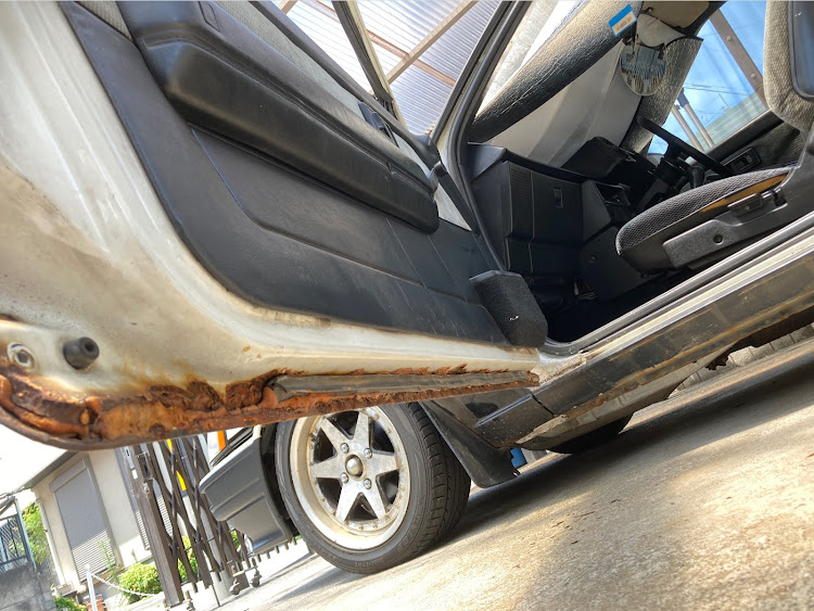 カローラレビンの７月もよろしくお願いいたします・車検ステッカーに関するカスタム事例の投稿画像2枚目