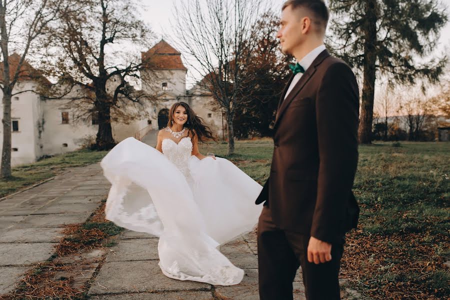 Wedding photographer Oksana Zakharchuk (youllow). Photo of 13 February 2018