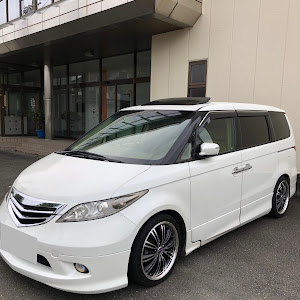 エリシオン RR1