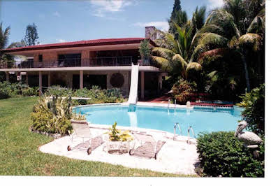 Maison avec piscine 9