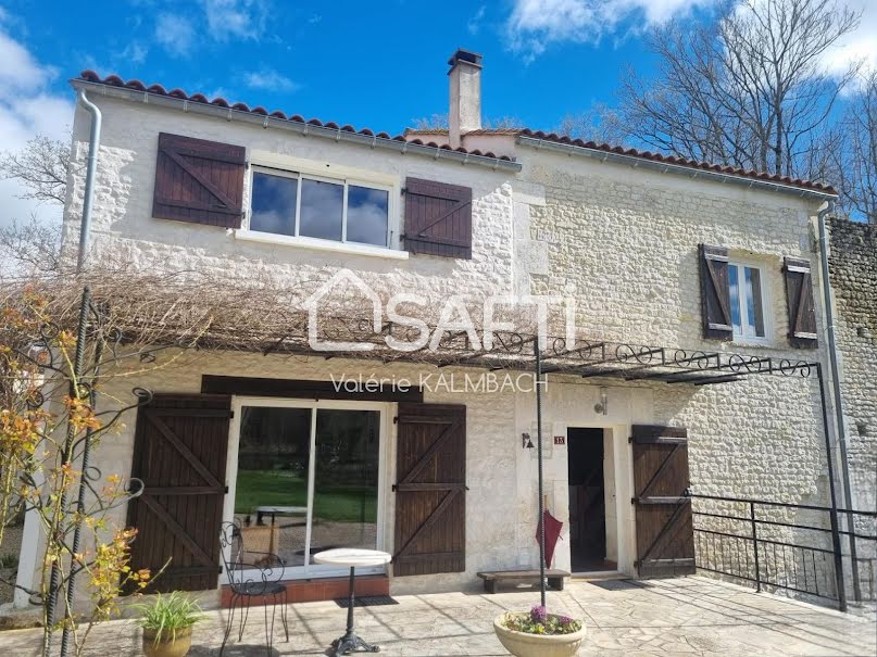 Vente maison 5 pièces 147 m² à Verrieres (16130), 241 000 €