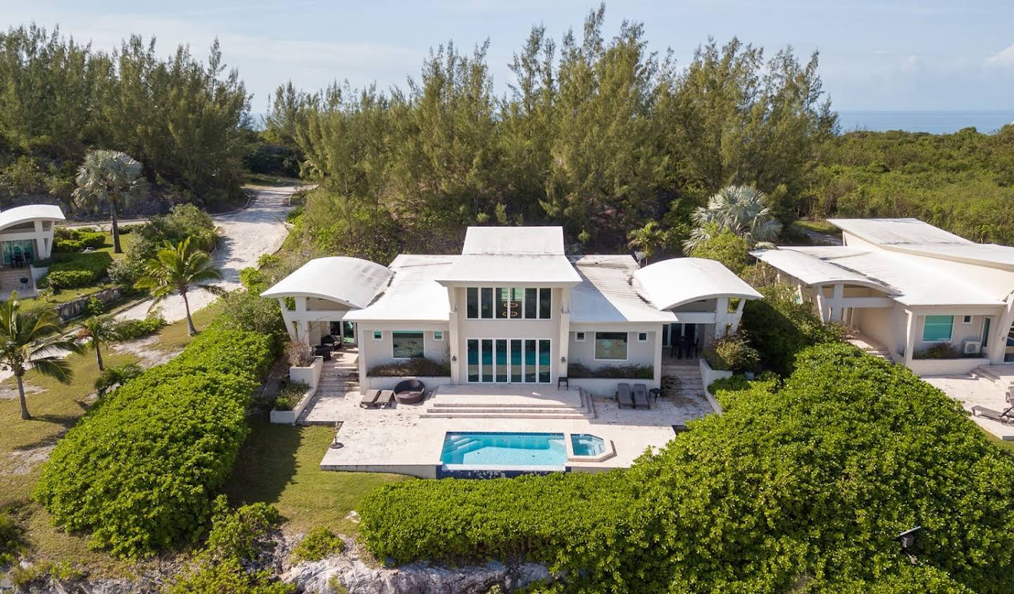 House with pool and terrace Governor's Harbour