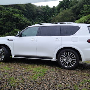 QX80