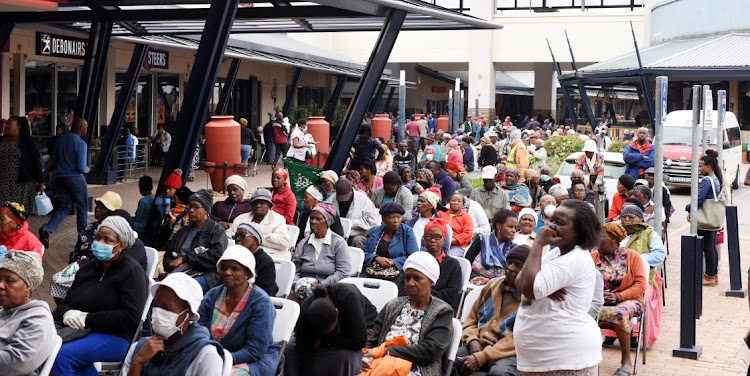 Queue of pensioners outside Kwa Xuma Post office to get Social Grant at Jabulani Mall in Soweto after lockdown of Covid-19. Picture: FREDDY MAVUNDA