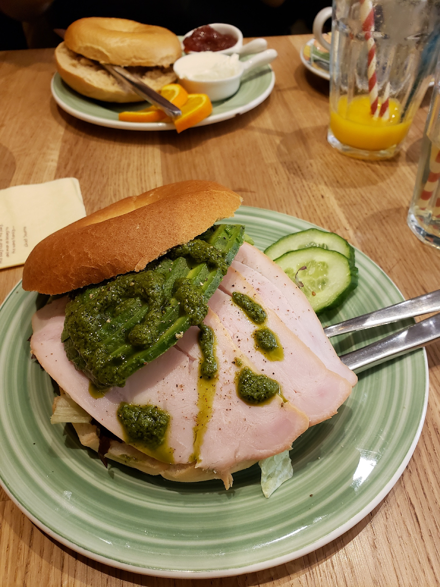 Gluten-Free Bread/Buns at Bagels & Beans