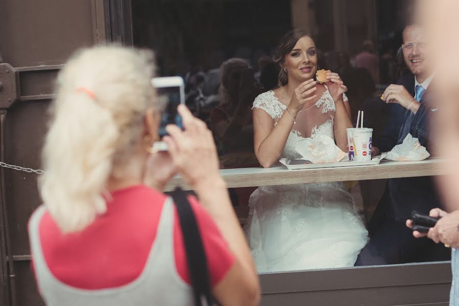 婚禮攝影師Israel Diaz（video-boda）。2017 10月17日的照片