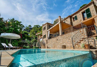 Villa with pool and terrace 3