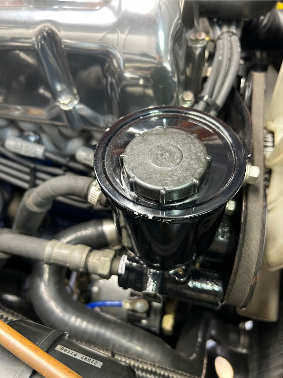 フェアレディZの純正パワステ・取り外し決定・電動パワステだけで充分に関するカスタム事例の投稿画像5枚目