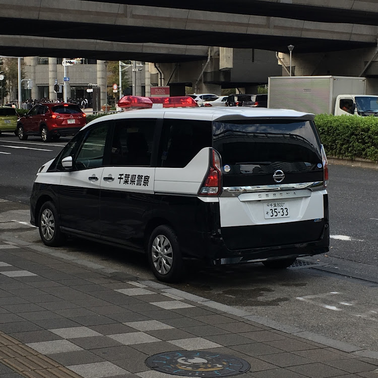 RB-JLさんが投稿したパトカー・パトロールカー・セレナに関するカスタム事例の投稿画像2枚目