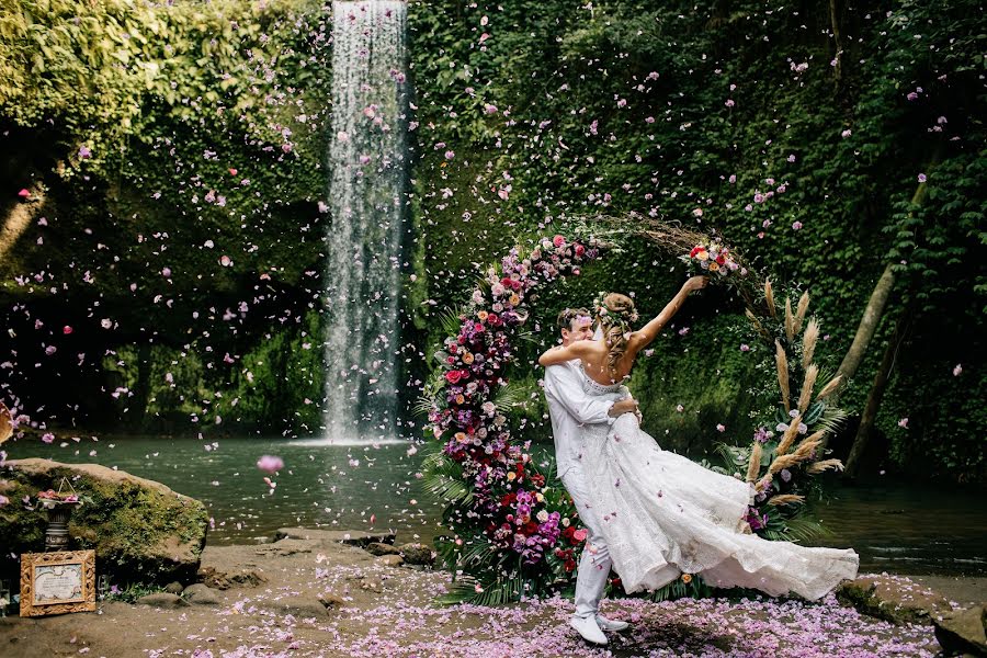 Fotógrafo de casamento Olga Borodenok (boroden0k). Foto de 12 de fevereiro 2020