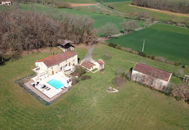 Farmhouse with pool 4