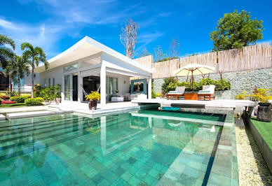 Maison avec piscine 2