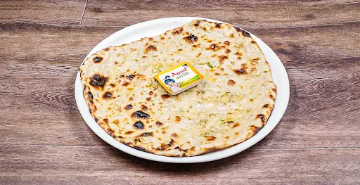 Aloo Pyaz Kulcha