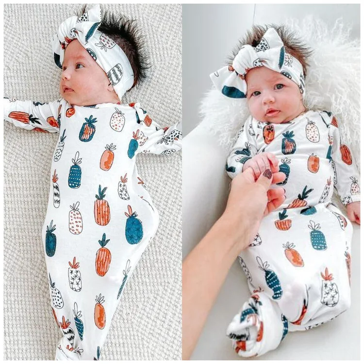 Sac de couchage enfant imprimé et ensemble bandeau, lot de deux. Sommeil confortable et look élégant pour enfants. Parfait pour voyager.