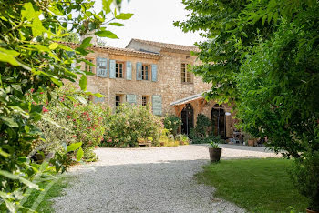 propriété à Aix-en-Provence (13)