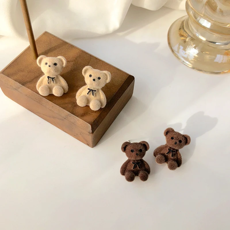 Süße Ohrstecker für junge Mädchen aus Sterling Silber mit flauschigem Bären-Design im koreanischen Stil, dreidimensional und einfach.