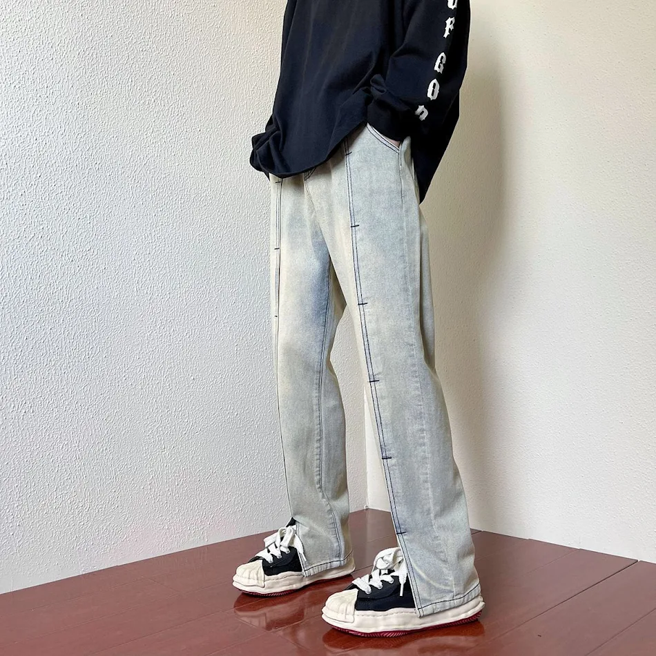 Jeans de hombre de alta gama, corte recto, adelgazantes, de pierna ancha, con costuras de moto y efecto fregona, para un look elegante y moderno.