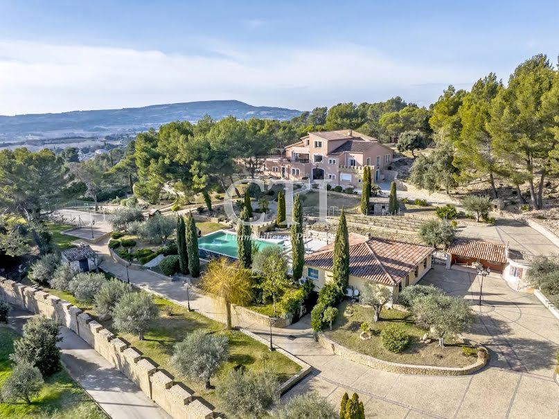 Vente propriété 15 pièces 670 m² à Vaison-la-Romaine (84110), 3 400 000 €