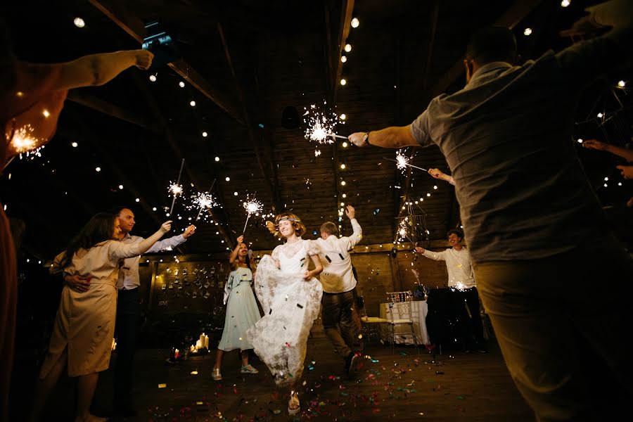 Fotógrafo de casamento Aleksandr Zimin (ziminaleksandr). Foto de 8 de agosto 2017