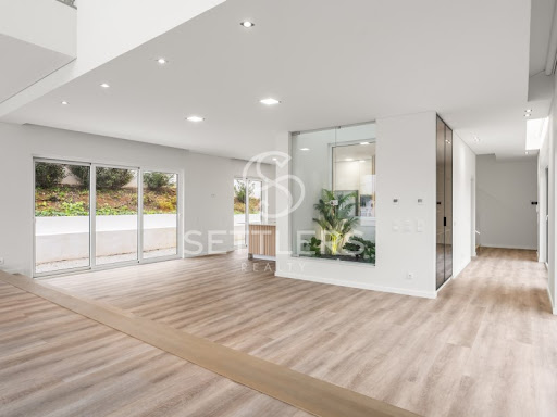 Maison avec piscine et jardin 5