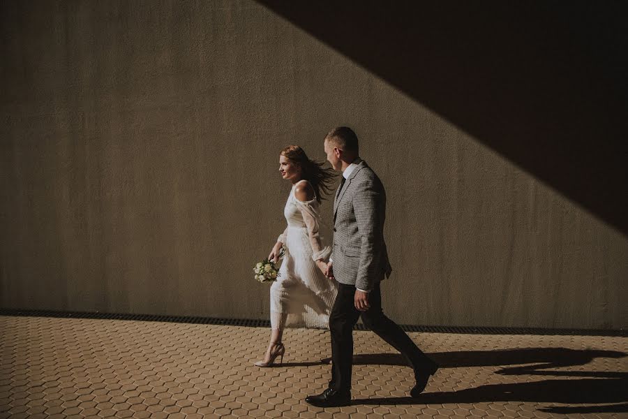 ช่างภาพงานแต่งงาน Valeriya Svechnikova (leracandle) ภาพเมื่อ 23 มิถุนายน 2020
