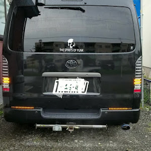 ハイエースバン TRH216K