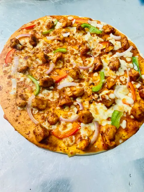 Schezwan Chicken Pizza