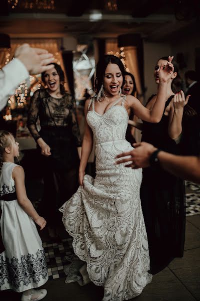 Wedding photographer Anyuta Aksyutina (anyta1yudina7777). Photo of 10 May 2019