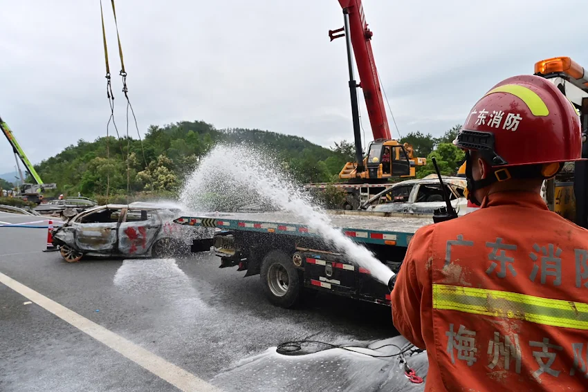 Urušavanje autoputa u Kini: Najmanje 48 mrtvih