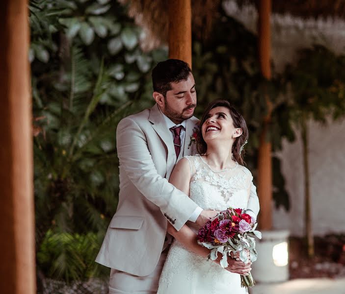 Jurufoto perkahwinan Omar Guemes (lensphotography). Foto pada 12 Ogos 2022