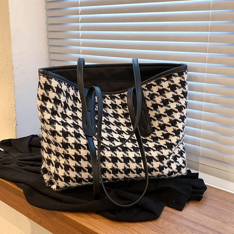 Dames Tote Bag met grote capaciteit Ruime tas voor dagelijks gebruik. Ideaal voor werk, boodschappen of reizen. Stijlvol, praktisch en perfect georganiseerd.