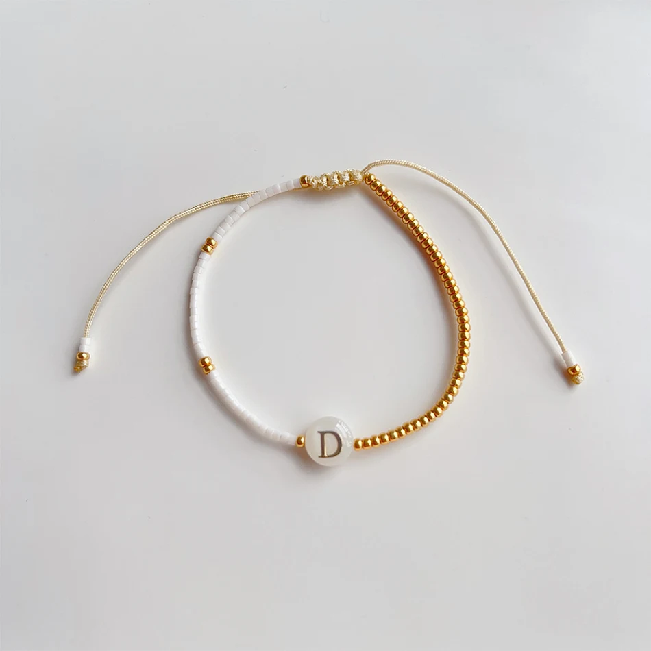 Franse stijl gouden ballen kleine armband, een elegante en chique sieraad, ideaal als cadeau of voor dagelijks gebruik.